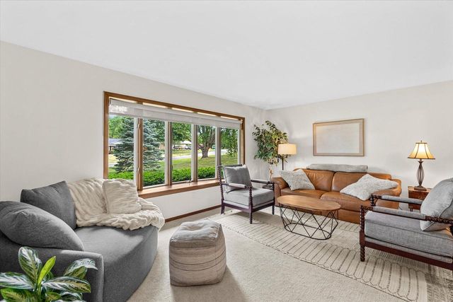 3560 Goetz DRIVE, Brookfield, WI 53005
