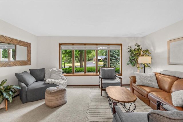 3560 Goetz DRIVE, Brookfield, WI 53005