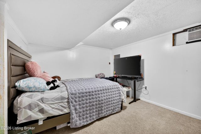1324 Lance Dr, Louisville, KY 40216