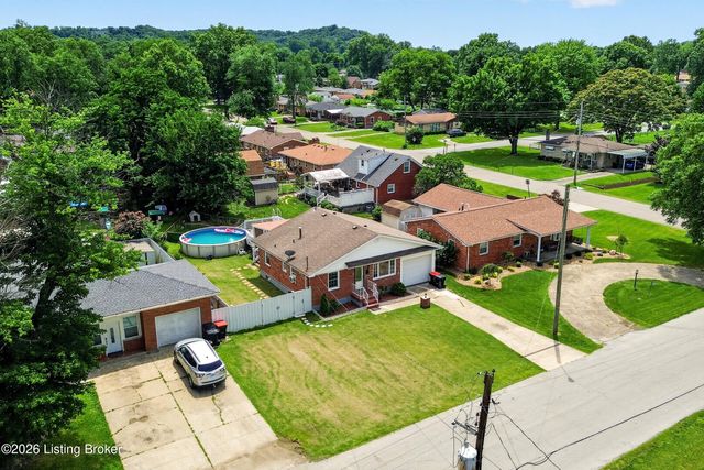 1324 Lance Dr, Louisville, KY 40216