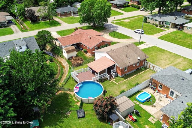 1324 Lance Dr, Louisville, KY 40216
