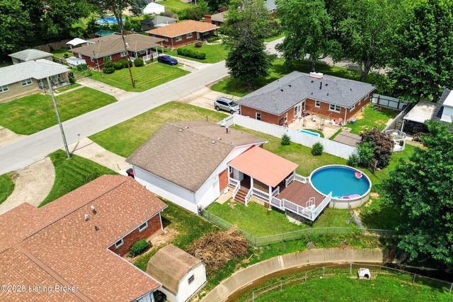 1324 Lance Dr, Louisville, KY 40216