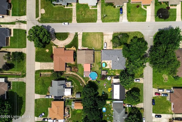 1324 Lance Dr, Louisville, KY 40216