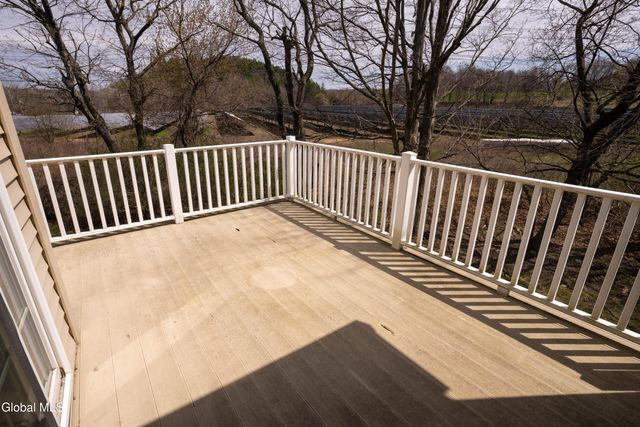 602 Worthington Terrace, North Greenbush, NY 12198