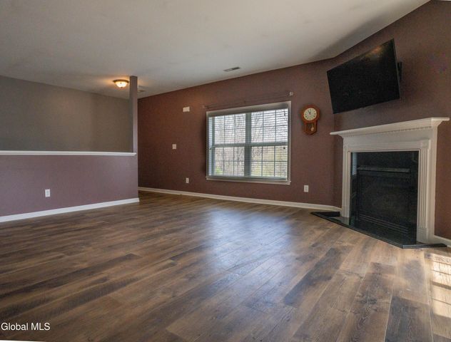 602 Worthington Terrace, North Greenbush, NY 12198