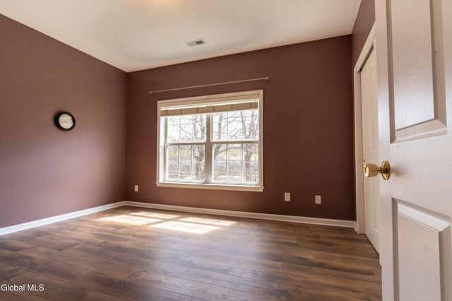 602 Worthington Terrace, North Greenbush, NY 12198