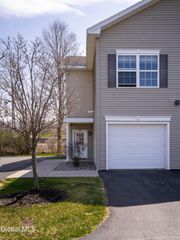 602 Worthington Terrace, North Greenbush, NY 12198