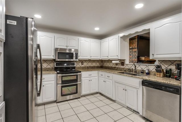 113 E Snowmass Drive, Yukon, OK 73099