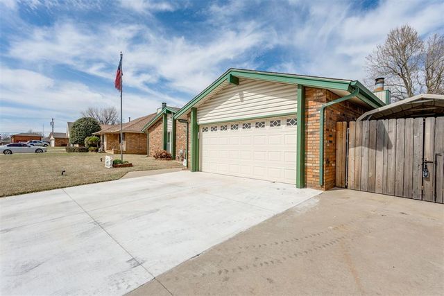 113 E Snowmass Drive, Yukon, OK 73099