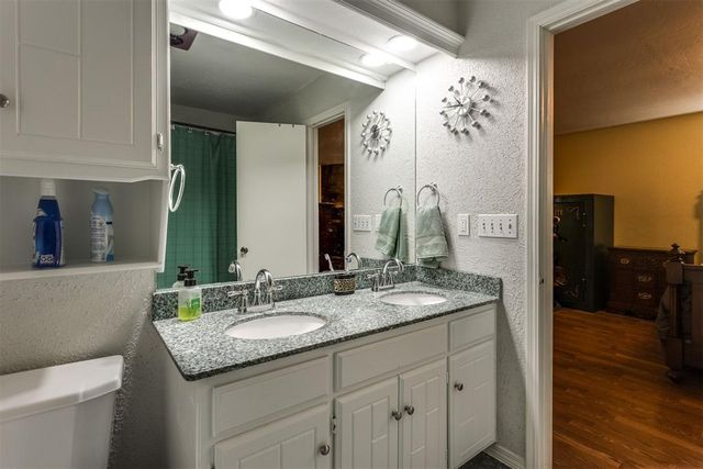 113 E Snowmass Drive, Yukon, OK 73099