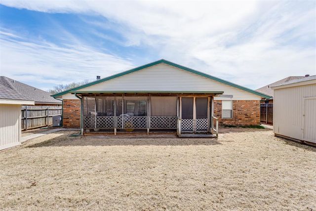113 E Snowmass Drive, Yukon, OK 73099