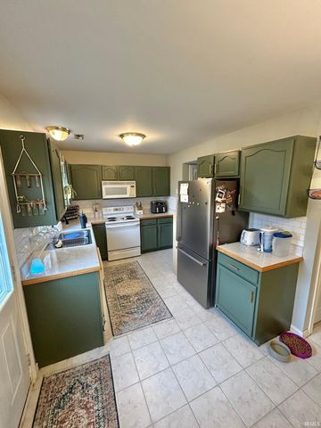 2925 Dexter Court, Evansville, IN 47714