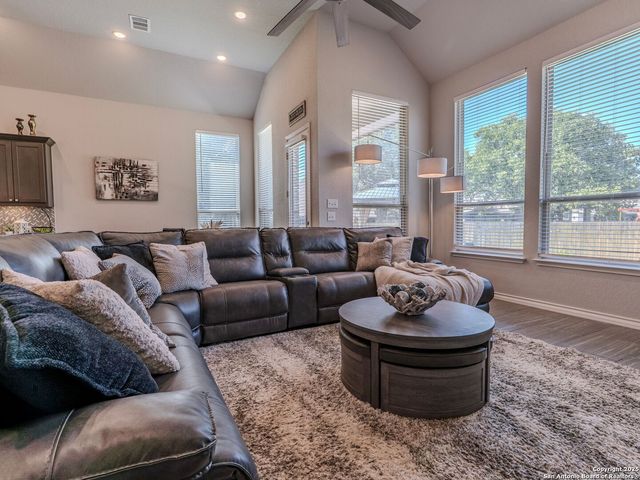 180 Cimarron, Boerne, TX 78006
