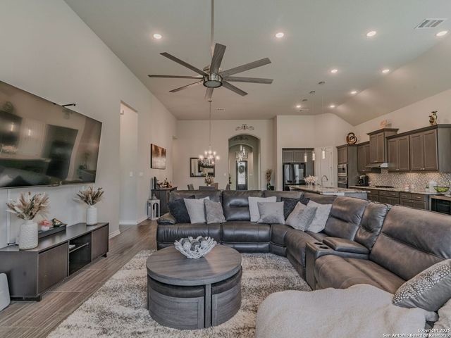 180 Cimarron, Boerne, TX 78006