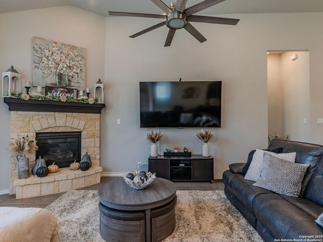 180 Cimarron, Boerne, TX 78006
