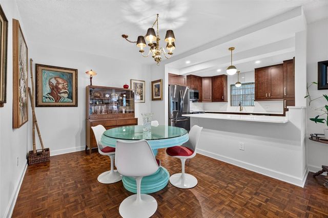 4819 8TH AVENUE N 201, St Petersburg, FL 33713