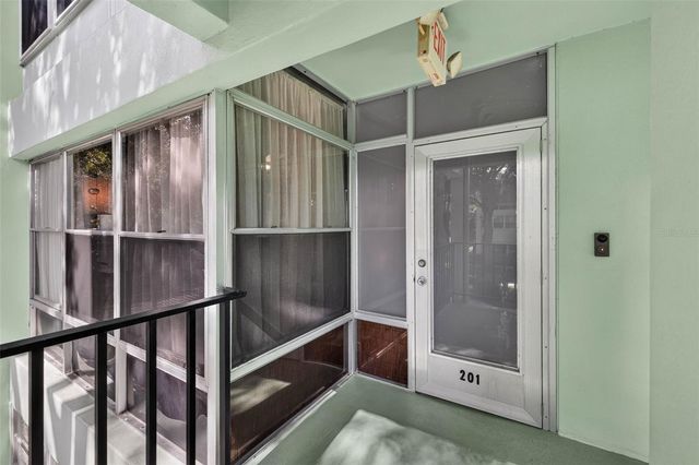 4819 8TH AVENUE N 201, St Petersburg, FL 33713