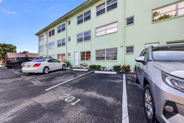 4819 8TH AVENUE N 201, St Petersburg, FL 33713
