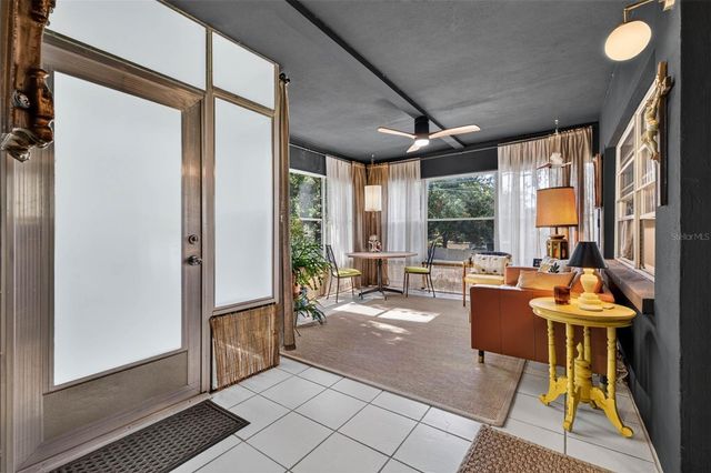 4819 8TH AVENUE N 201, St Petersburg, FL 33713