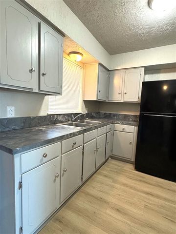 2821 NW 23rd St, Lawton, OK 73505