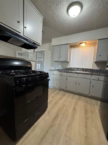 2821 NW 23rd St, Lawton, OK 73505