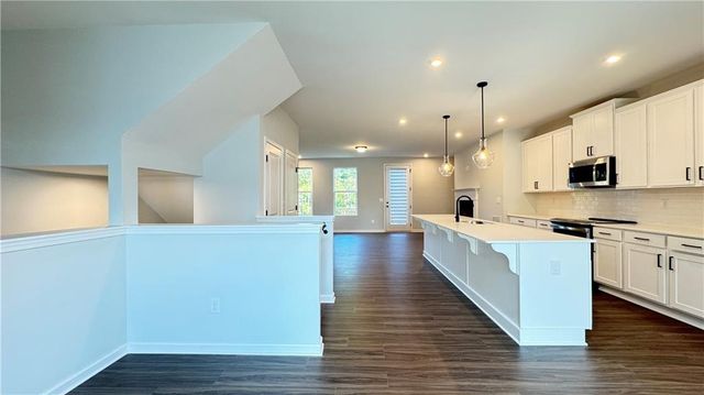 1475 Creekside Circle NW, Atlanta, GA 30318