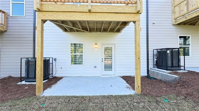 1475 Creekside Circle NW, Atlanta, GA 30318
