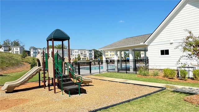 1475 Creekside Circle NW, Atlanta, GA 30318