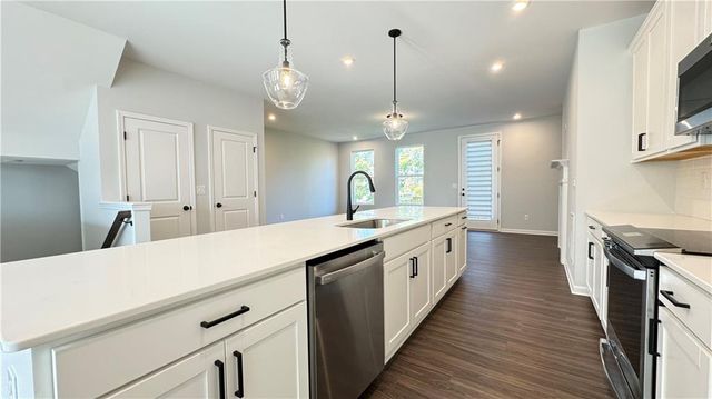 1475 Creekside Circle NW, Atlanta, GA 30318