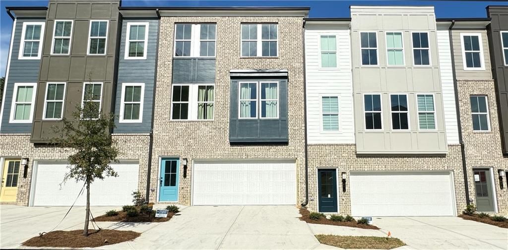 1475 Creekside Circle NW, Atlanta, GA 30318