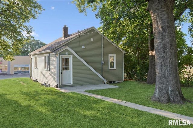 4105 11TH Street, Rock Island, IL 61201