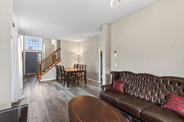 8588 Savanna Oaks Lane, Woodbury, MN 55125