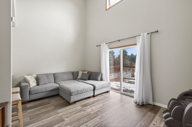 8588 Savanna Oaks Lane, Woodbury, MN 55125