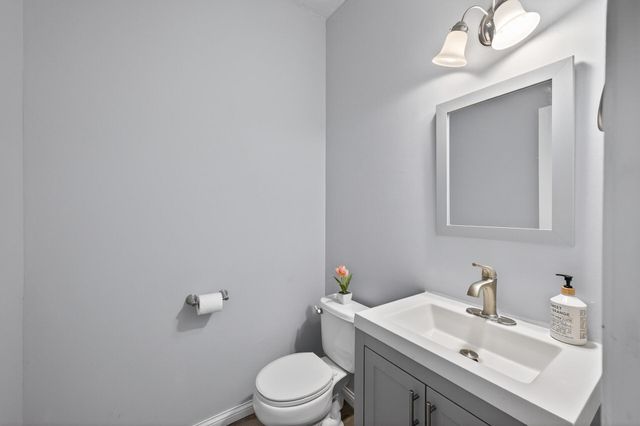 8588 Savanna Oaks Lane, Woodbury, MN 55125