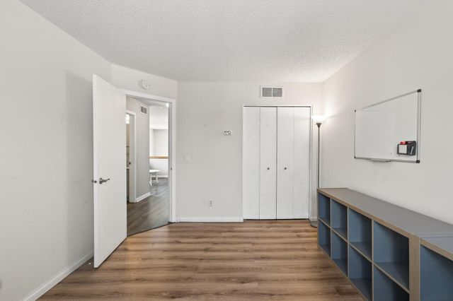 8588 Savanna Oaks Lane, Woodbury, MN 55125