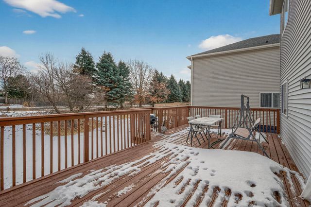 8588 Savanna Oaks Lane, Woodbury, MN 55125
