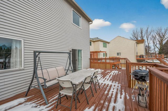 8588 Savanna Oaks Lane, Woodbury, MN 55125