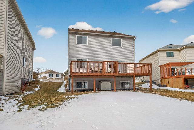 8588 Savanna Oaks Lane, Woodbury, MN 55125