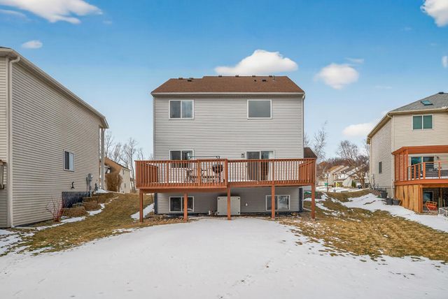 8588 Savanna Oaks Lane, Woodbury, MN 55125