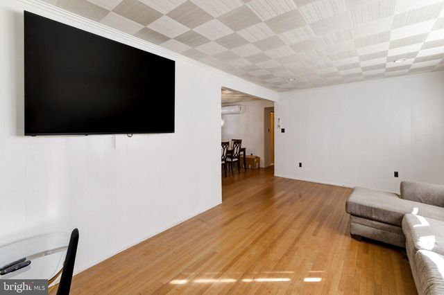 1310 MCKINLEY AVE, West Deptford, NJ 08096