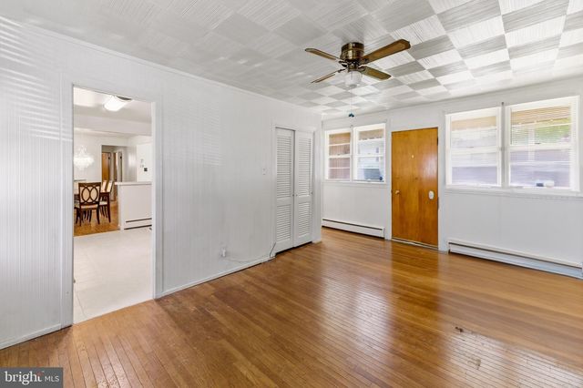 1310 MCKINLEY AVE, West Deptford, NJ 08096