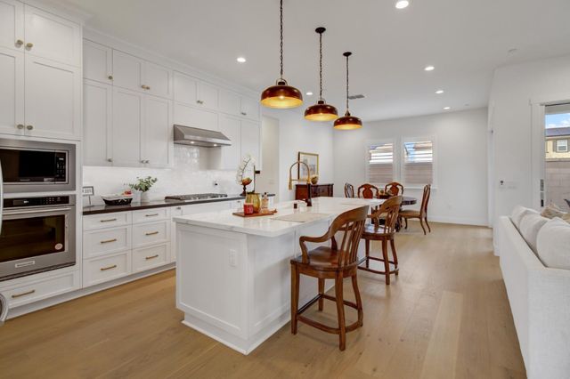 3622 Edgewood Ct, Folsom, CA 95630