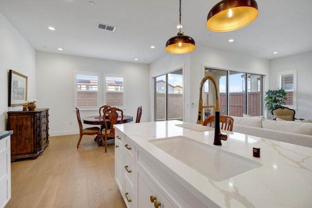 3622 Edgewood Ct, Folsom, CA 95630