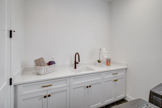 3622 Edgewood Ct, Folsom, CA 95630