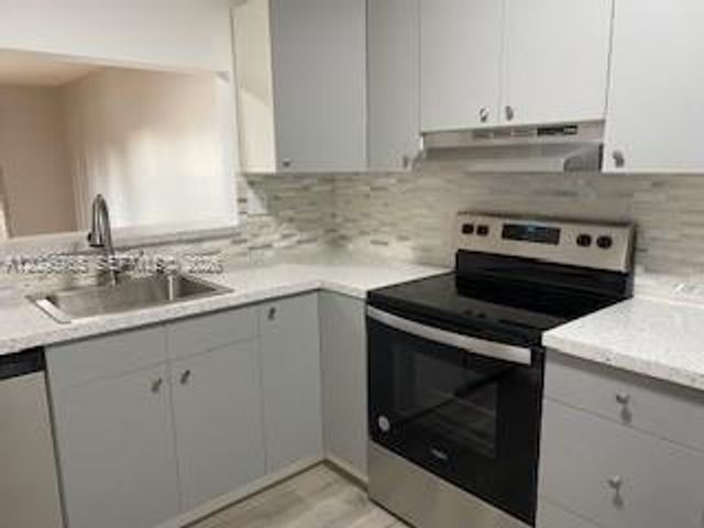 11293 SW 88th Street 206M, Miami, FL 33176