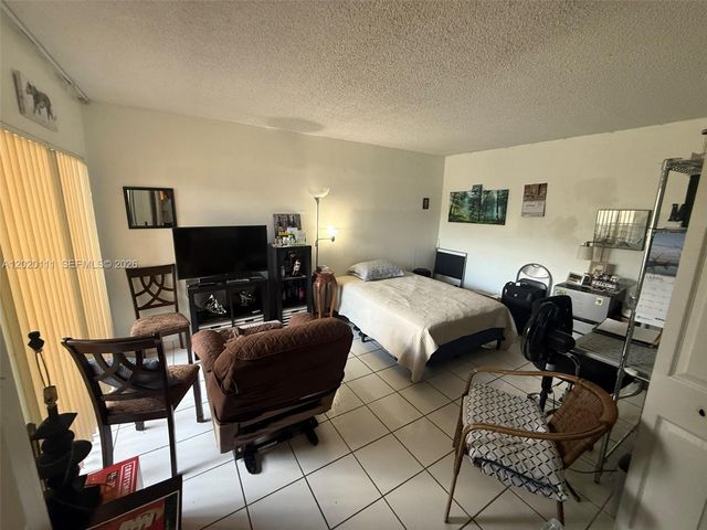 6780 W 2nd Ct 313, Hialeah, FL 33012