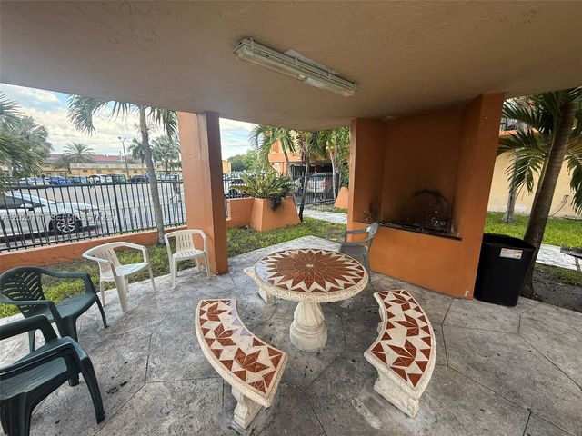6780 W 2nd Ct 313, Hialeah, FL 33012