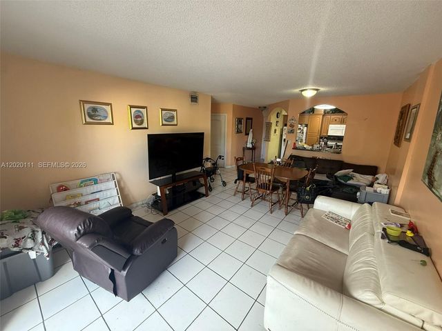 6780 W 2nd Ct 313, Hialeah, FL 33012
