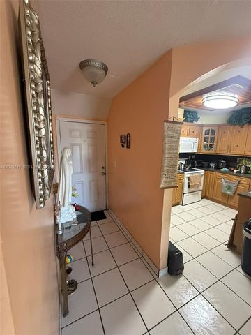 6780 W 2nd Ct 313, Hialeah, FL 33012