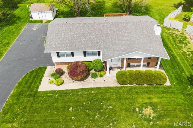 14 Sandwedge Drive, Belleville, IL 62220